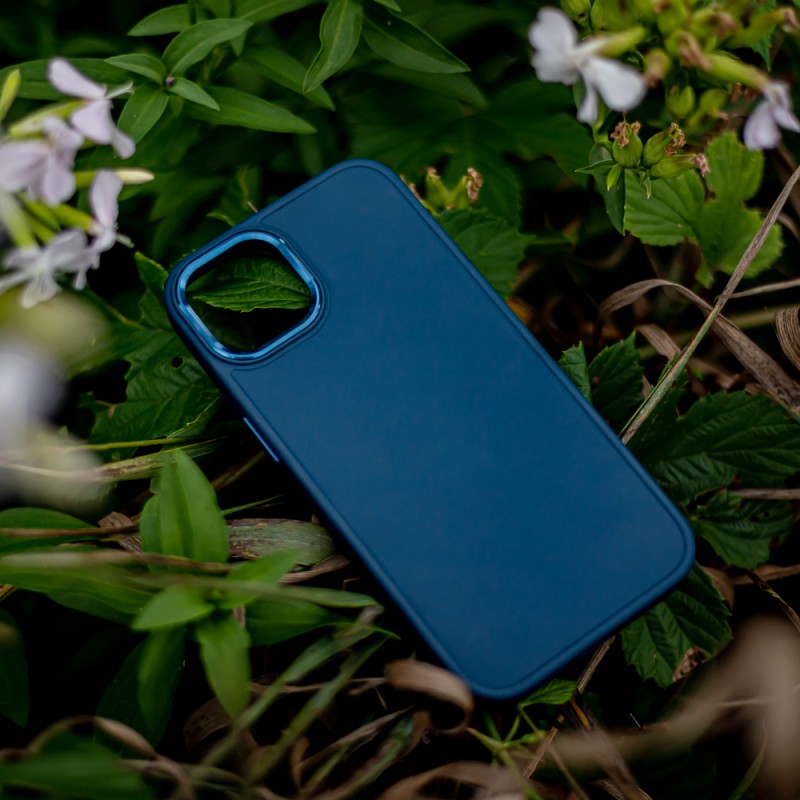 Сатенено покритие за iPhone 16e / 17e, тъмно синьо