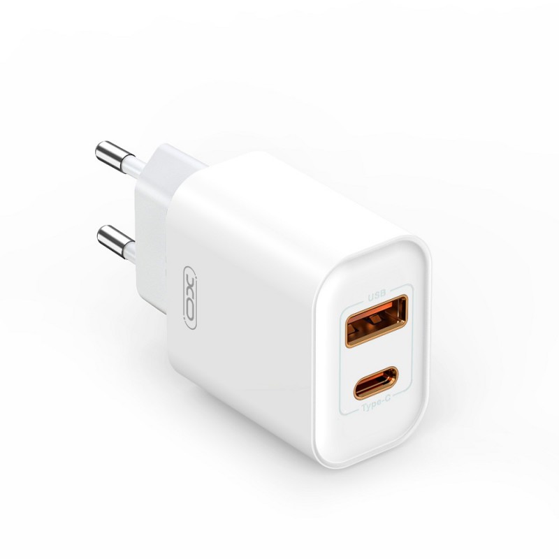XO мрежово зарядно CE12 PD QC 3.0 20W 1x USB 1x USB-C бяло