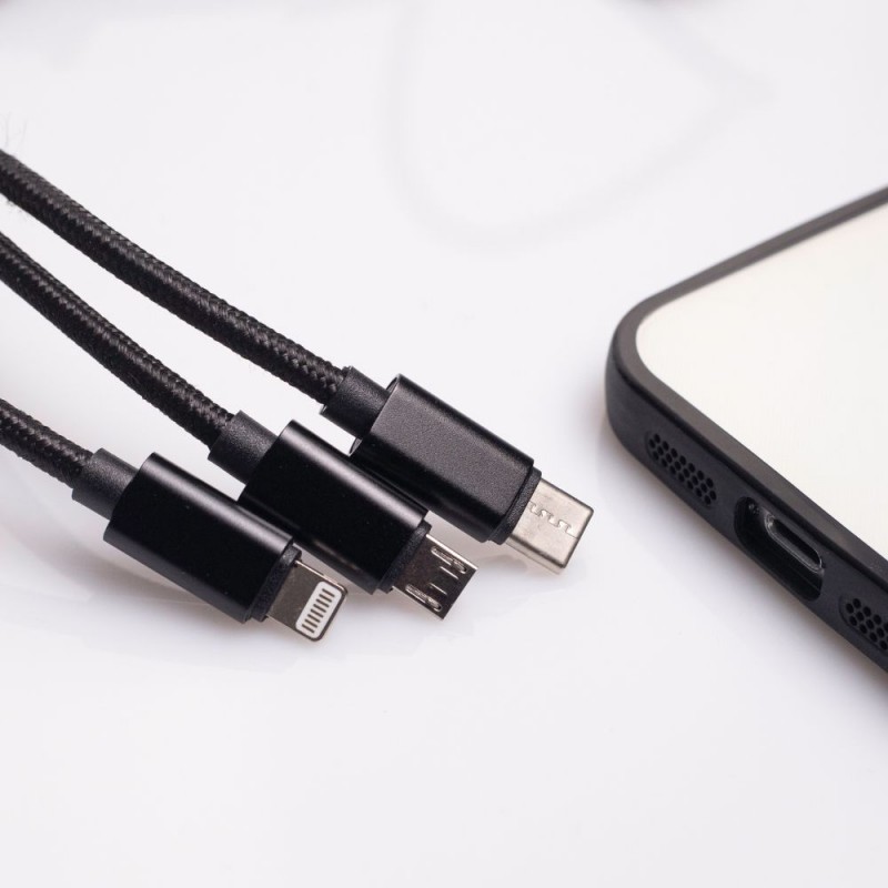 Maxlife кабел 3в1 USB - Lightning + USB-C + microUSB 1.0 m 2.1A черен найлон