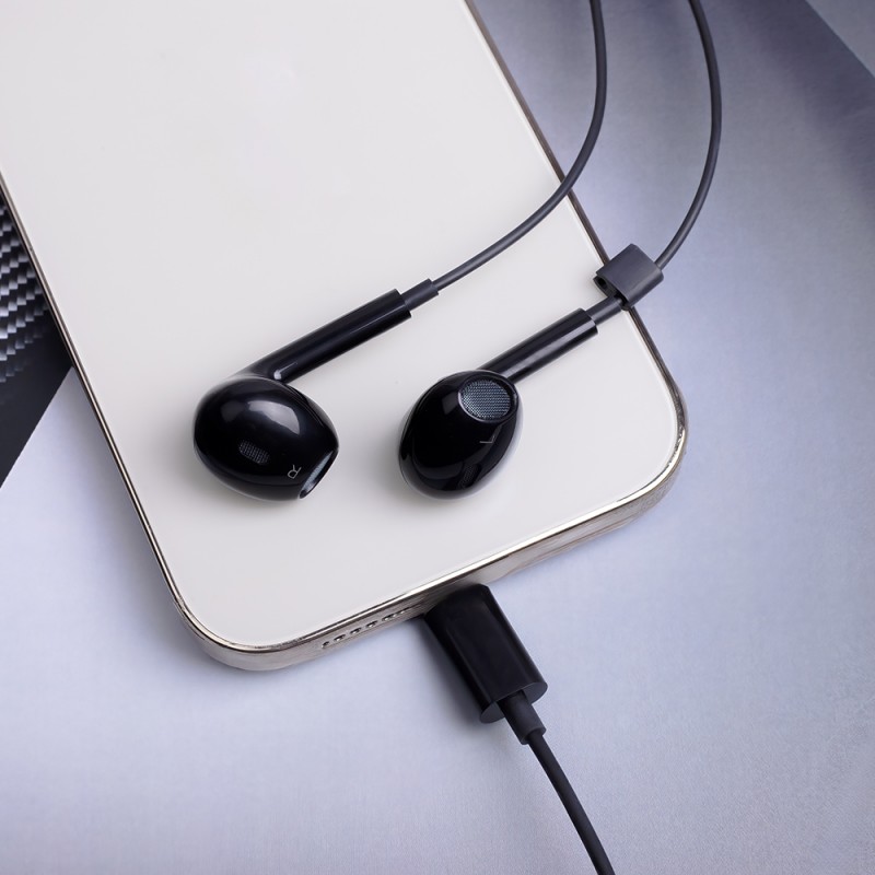 Кабелни слушалки за поставяне в ушите Maxlife MXEP-04 USB-C, черни