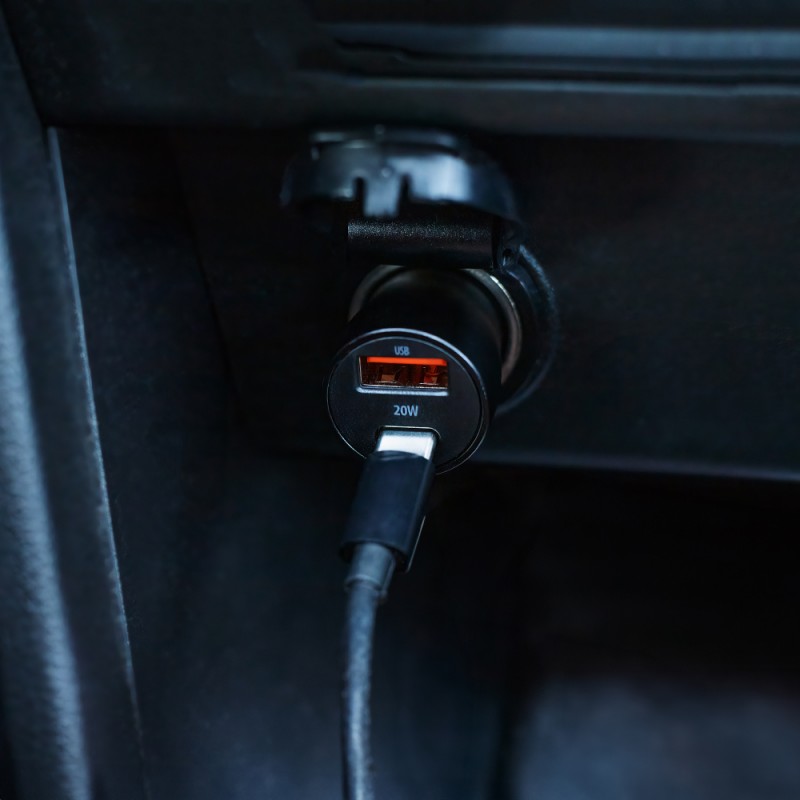Maxlife зарядно за кола PD QC MXCC-04 1x USB-C 1x USB 20W черно + USB-C - Lightning 27W кабел