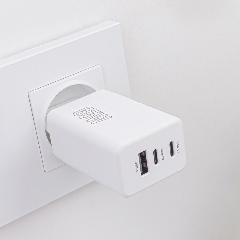 Maxlife PD QC MXTC-08-65ACC мрежово зарядно 2x USB-C 1x USB 65W бяло