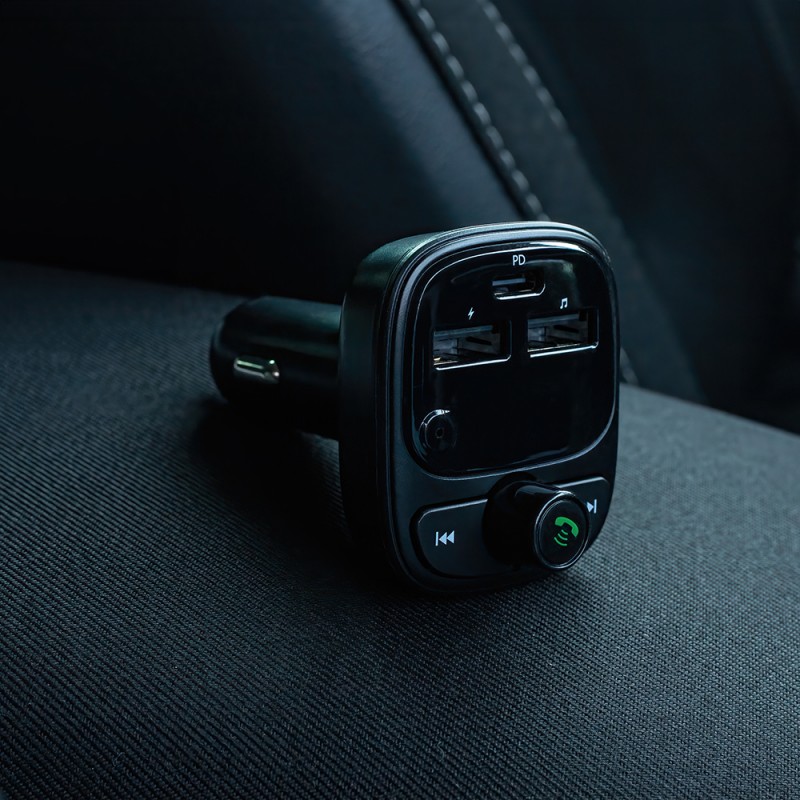 Forever transmiter FM BT 2 x USB-A 1 x USB-C PD 30W TR-370 czarny
