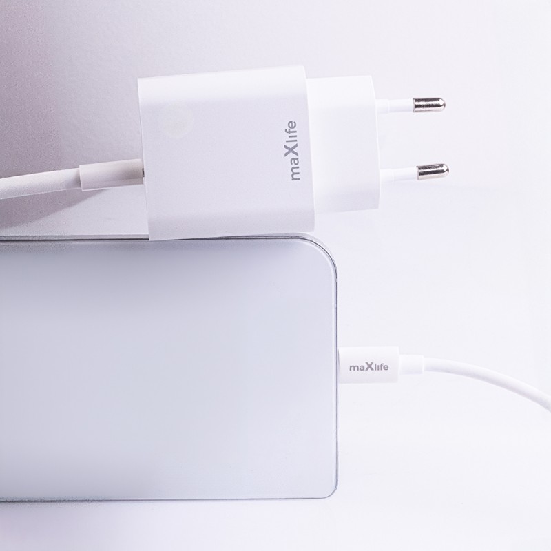 Maxlife PD QC MXTC-06-20C мрежово зарядно 1x USB-C 20W бял + USB-C - USB-C 20W кабел