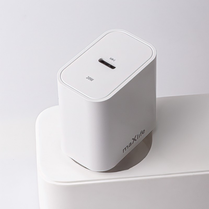 Maxlife PD QC MXTC-06-20C мрежово зарядно 1x USB-C 20W бял + USB-C - USB-C 20W кабел