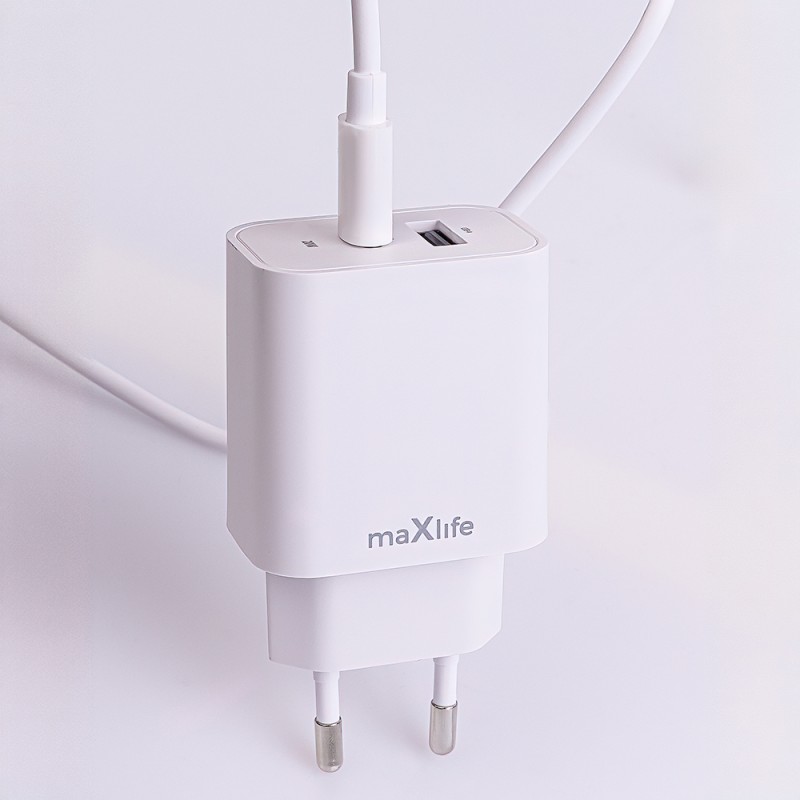 Maxlife PD QC MXTC-06-20AC захранващо зарядно устройство 1x USB-C 1x USB 20W бял + USB-C - USB-C 20W кабел