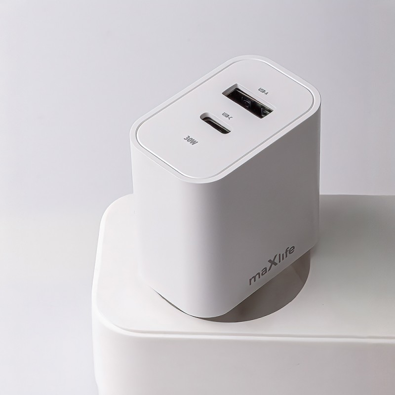 Maxlife PD QC MXTC-06-30AC захранващо зарядно устройство 1x USB-C 1x USB 30W бял + USB-C - USB-C 60W кабел