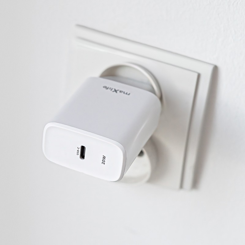Maxlife PD QC MXTC-10-20C мрежово зарядно 1x USB-C 20W бяло