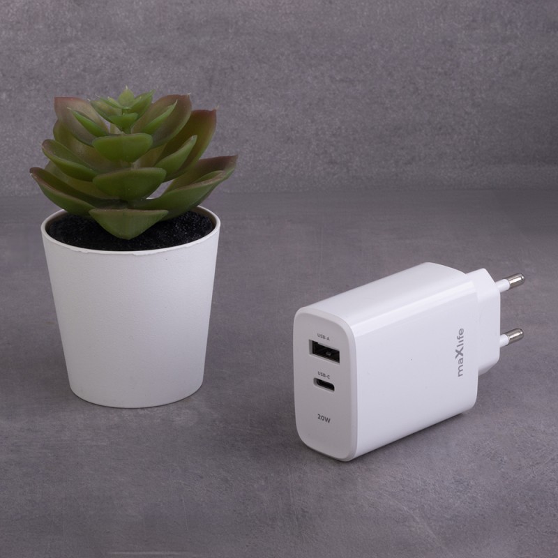 Maxlife PD QC MXTC-10-20AC мрежово зарядно устройство 1x USB-C 1x USB 20W бяло
