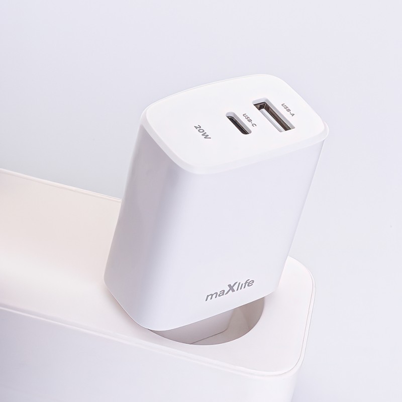 Maxlife PD QC MXTC-10-20AC мрежово зарядно устройство 1x USB-C 1x USB 20W бяло