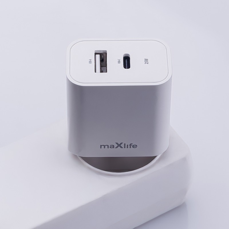 Maxlife PD QC MXTC-06-25AC мрежово зарядно устройство 1x USB-C 1x USB 25W бяло
