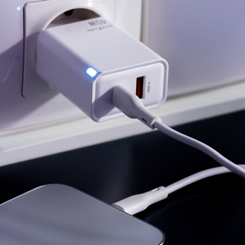 Maxlife GaN PD QC стенно зарядно MXTC-09-45AC 1x USB-C 1x USB 45W бяло